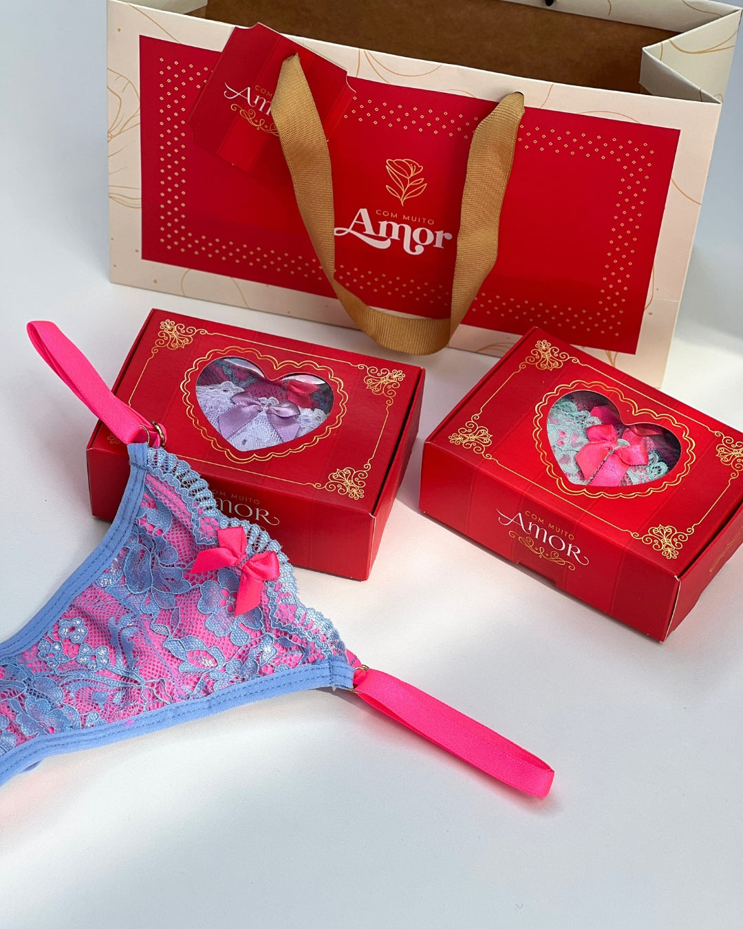 Combo Love: O Presente Perfeito com 2 Calcinhas, Tag, Sacola e Caixa Presenteável