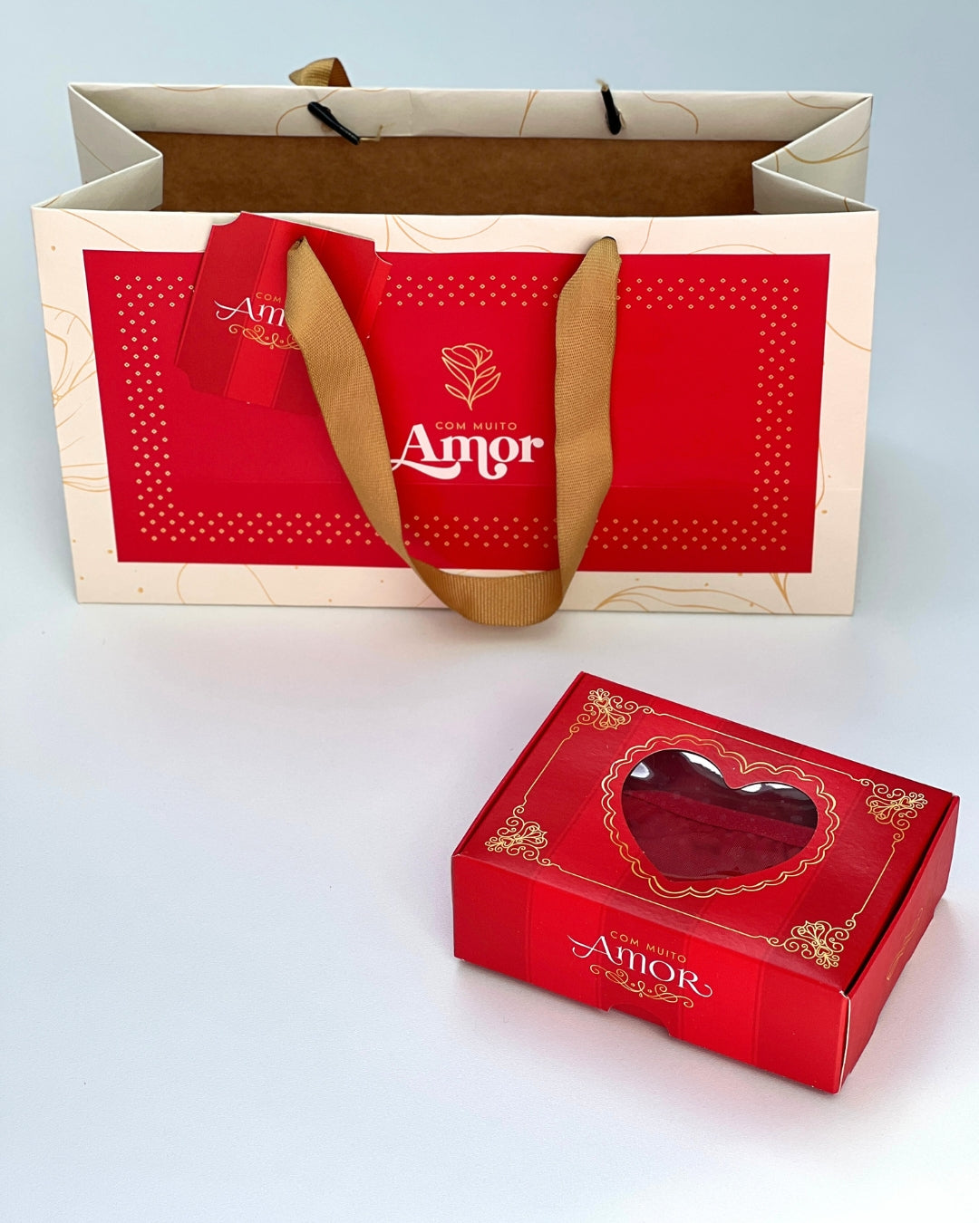 Combo Love: O Presente Perfeito com 2 Calcinhas, Tag, Sacola e Caixa Presenteável