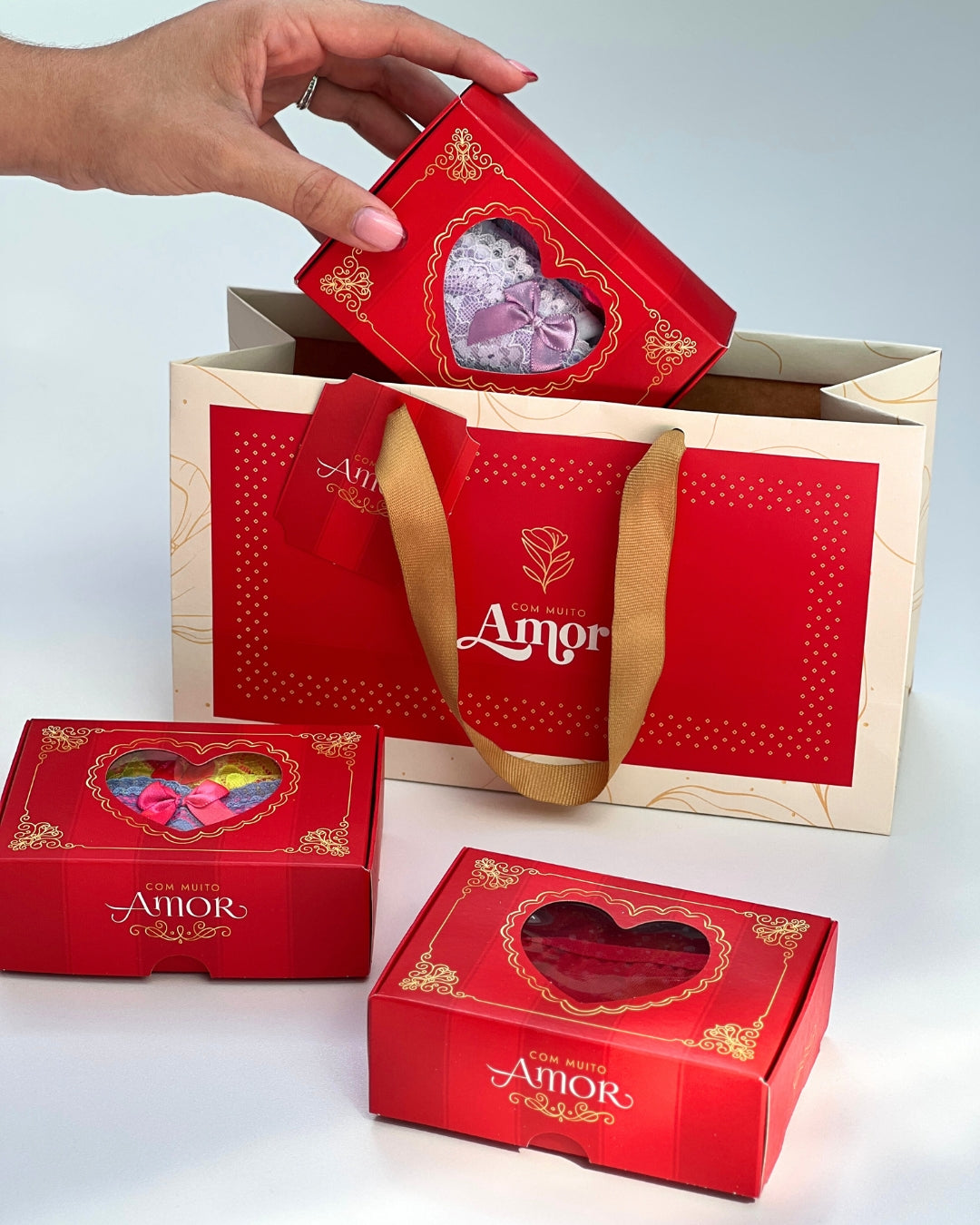 Combo Love: O Presente Perfeito com 2 Calcinhas, Tag, Sacola e Caixa Presenteável