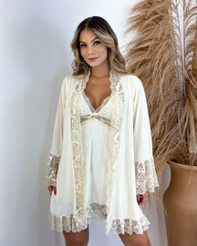 LINGERIE

LADURRIE

CONJUNTOS

Conjunto J’adore - Camisola + Robe e Calcinha

camisolas noturna

lingerie de luxo

linha noite de luxo

linha noite

camisolas

camisola

JADORE

