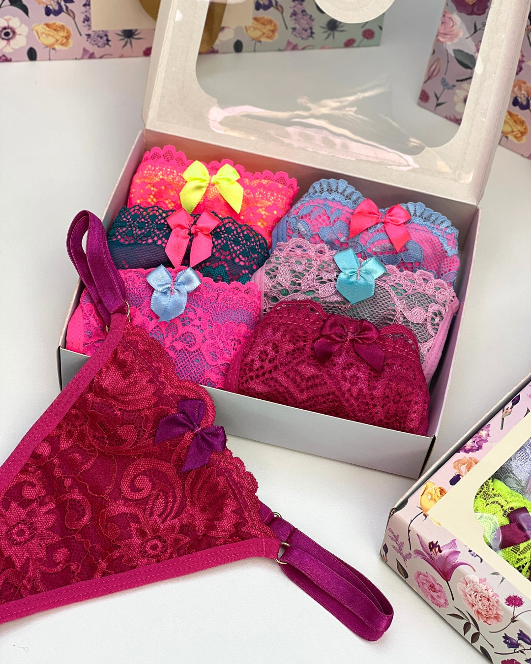 Combo La Vitta Floral: Escolha 2 Calcinhas Collor ou Leve as 6 Unidades + Opção de Sacola